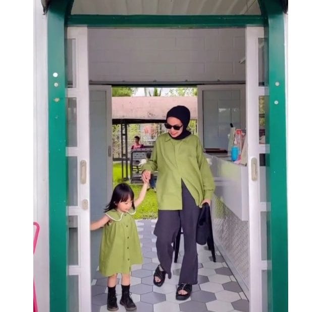 rekomendasi outfit ambil rapot anak