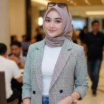 Hijab dengan Model Layering