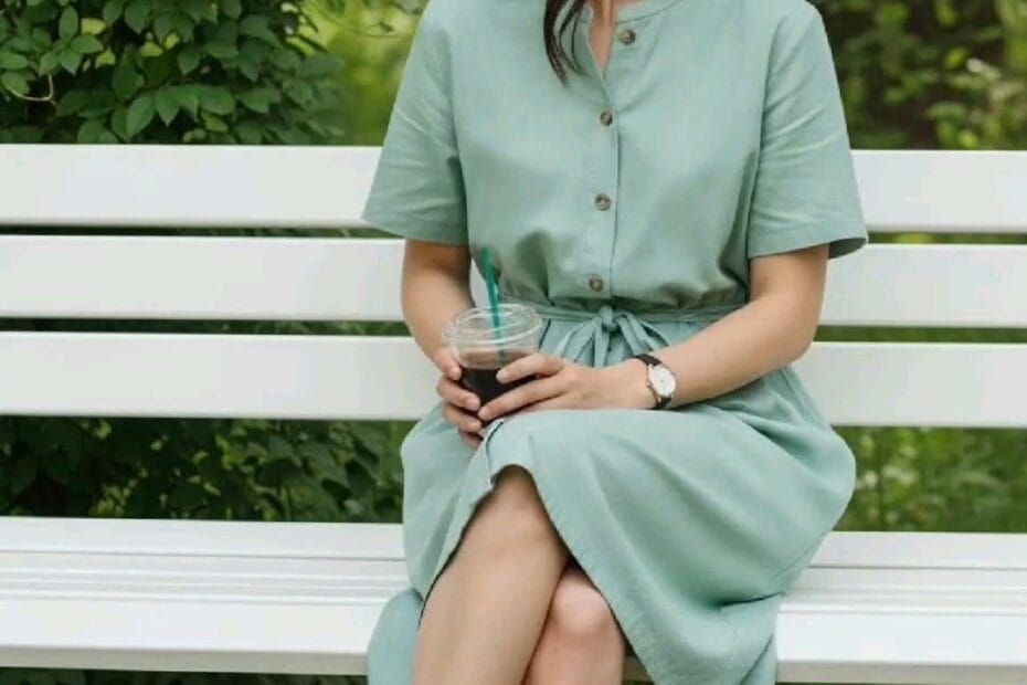 Dress Midi dengan Siluet A-Line atau Wrap