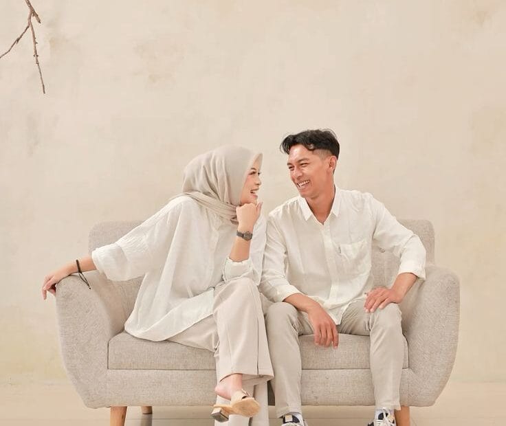 Gaya Santai dengan Sentuhan Etnik