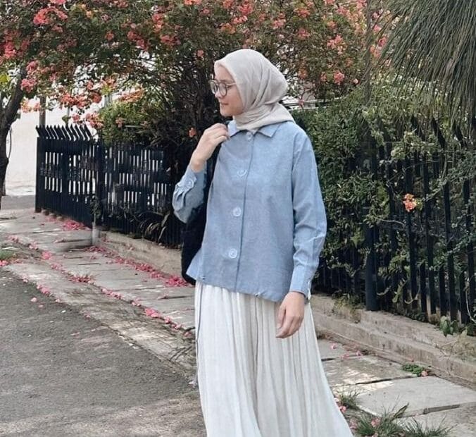 Kemeja dan Rok Midi